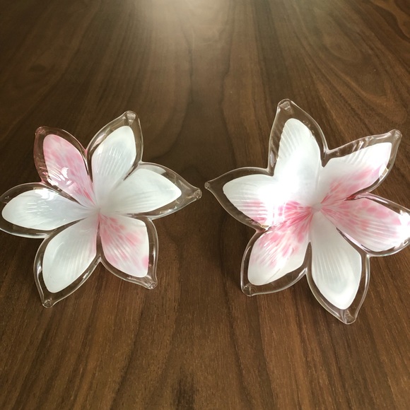 2 Decorative  Flowers - Picture 6 of 9